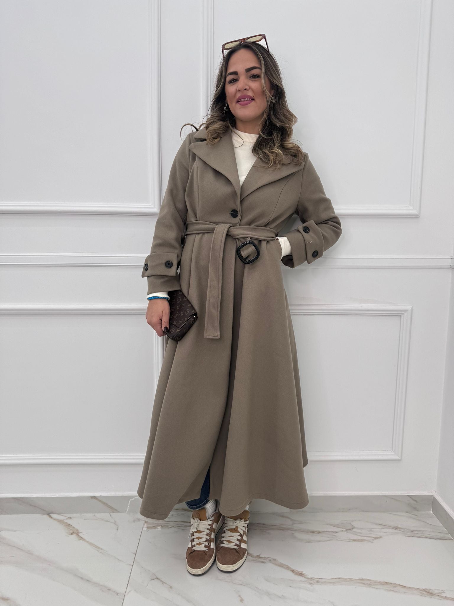 Cappotto lungo tinta unita scampanato