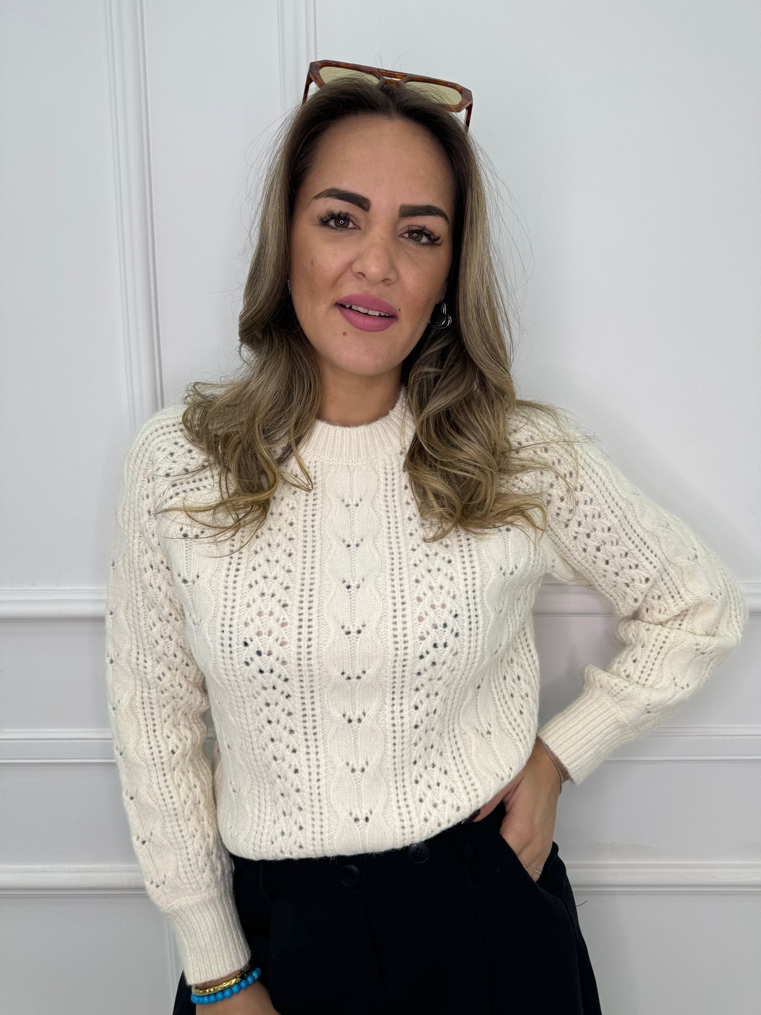 Maglione over giro collo traforato