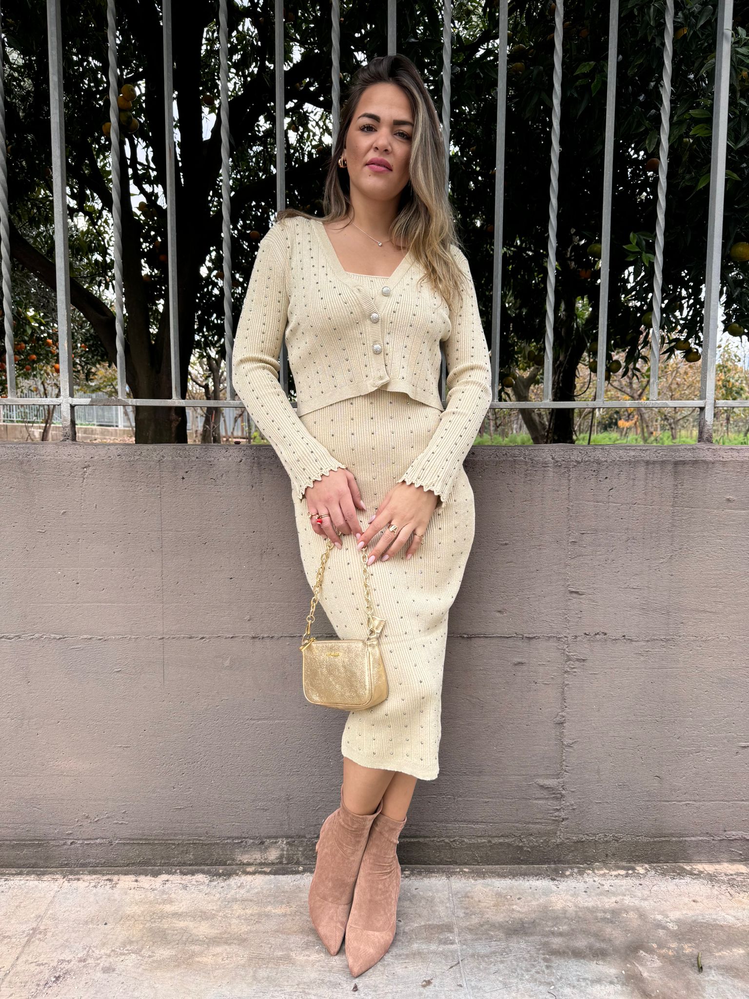 Coordinato 2 pezzi laminato con vestito midi e cardigan