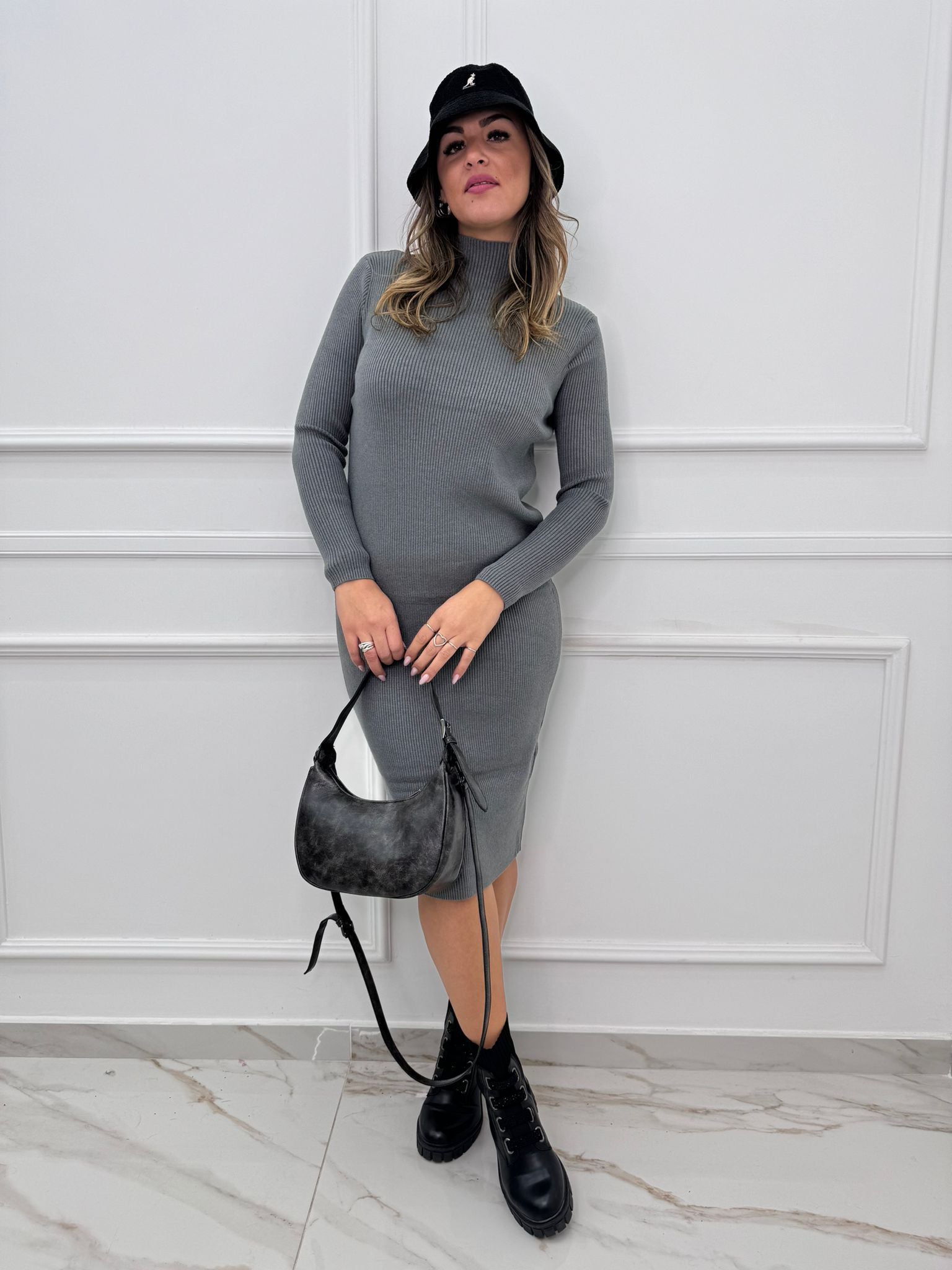 Vestito lungo a coste mezzo collo