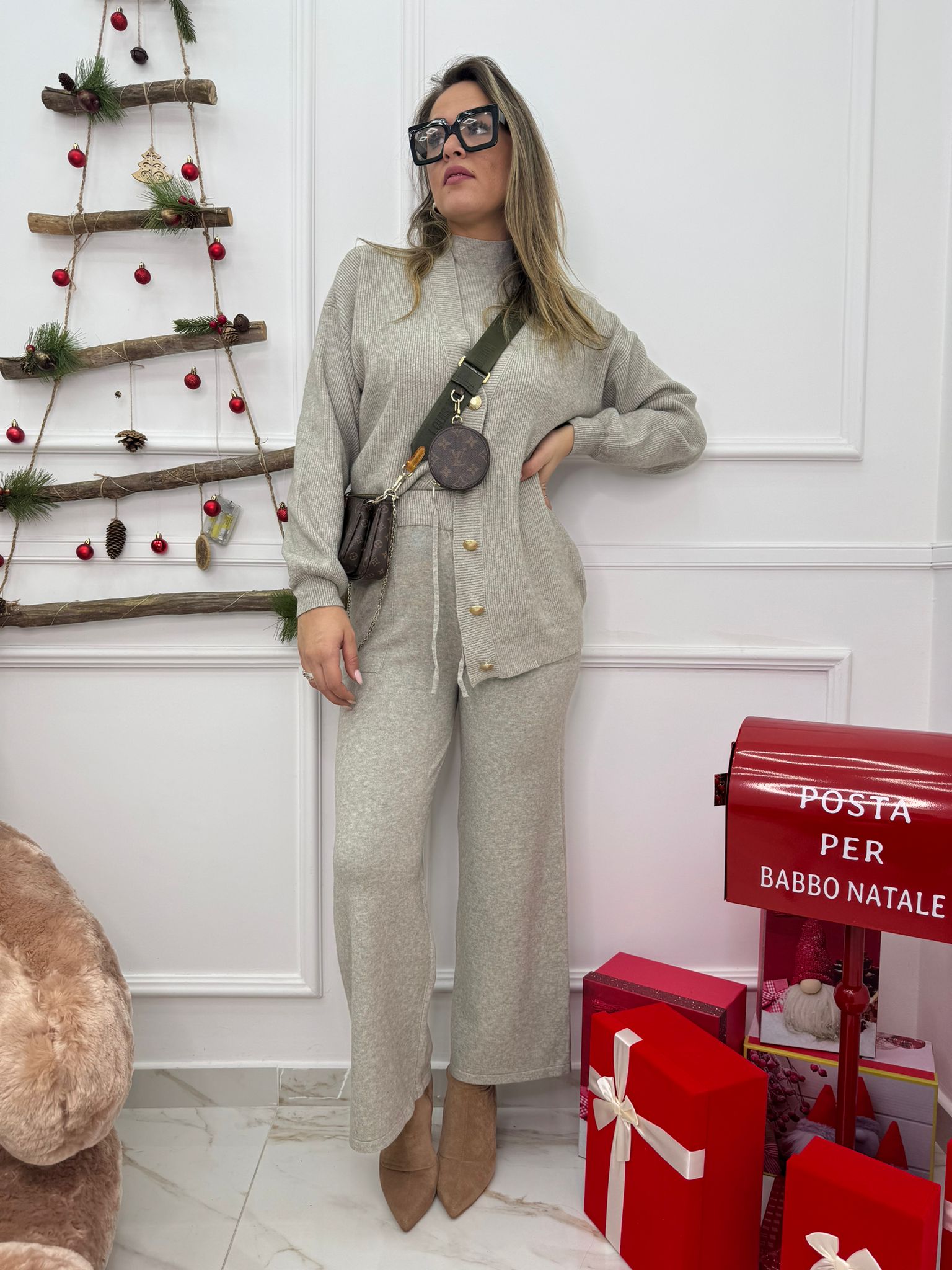 Coordinato 3 pezzi con cardigan over e bottoni oro