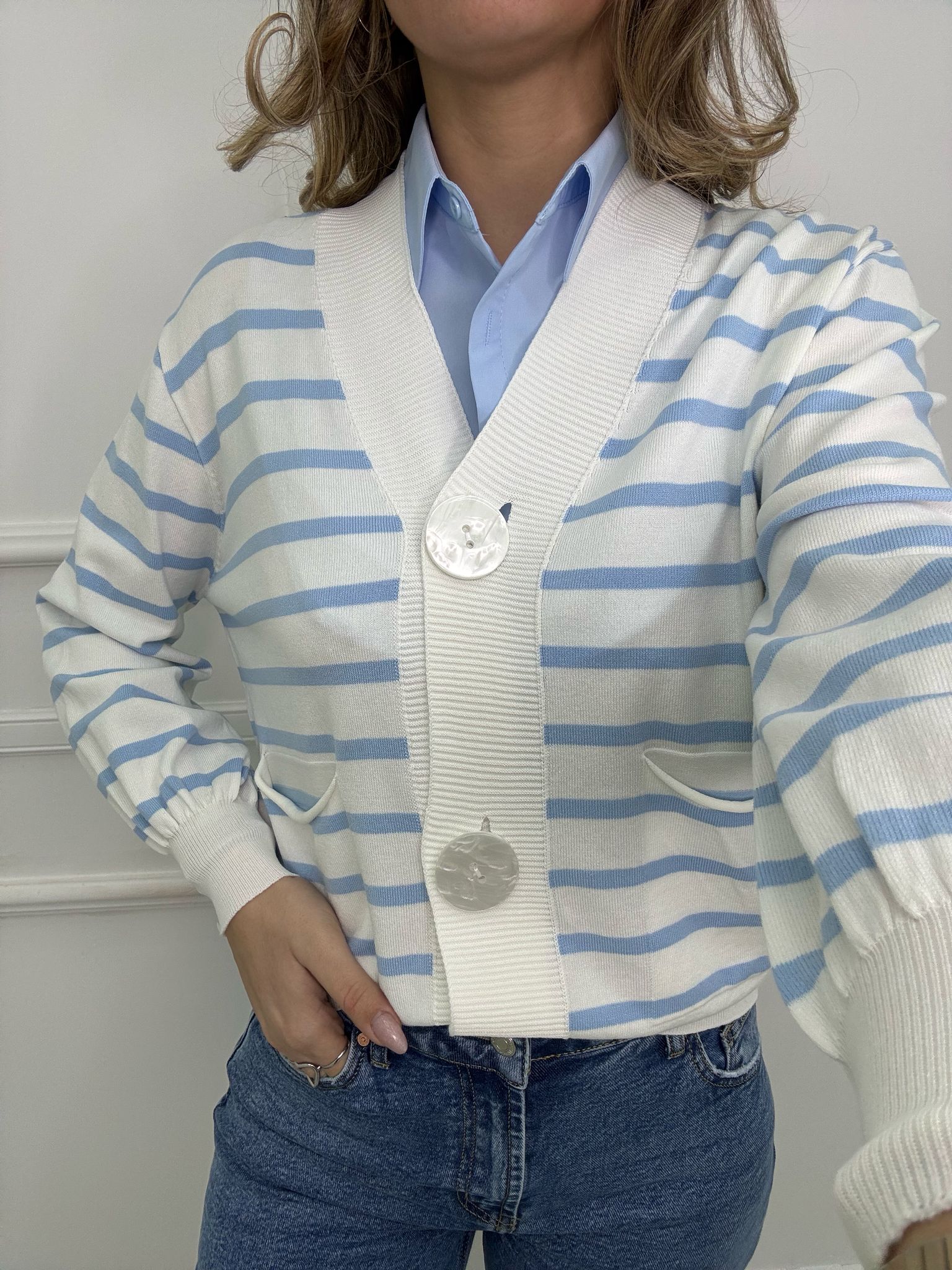 Cardigan in filo over a righe