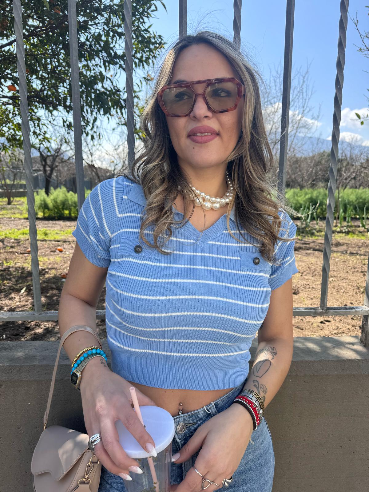 Maglia in filo mezza manica scollo a v con colletto