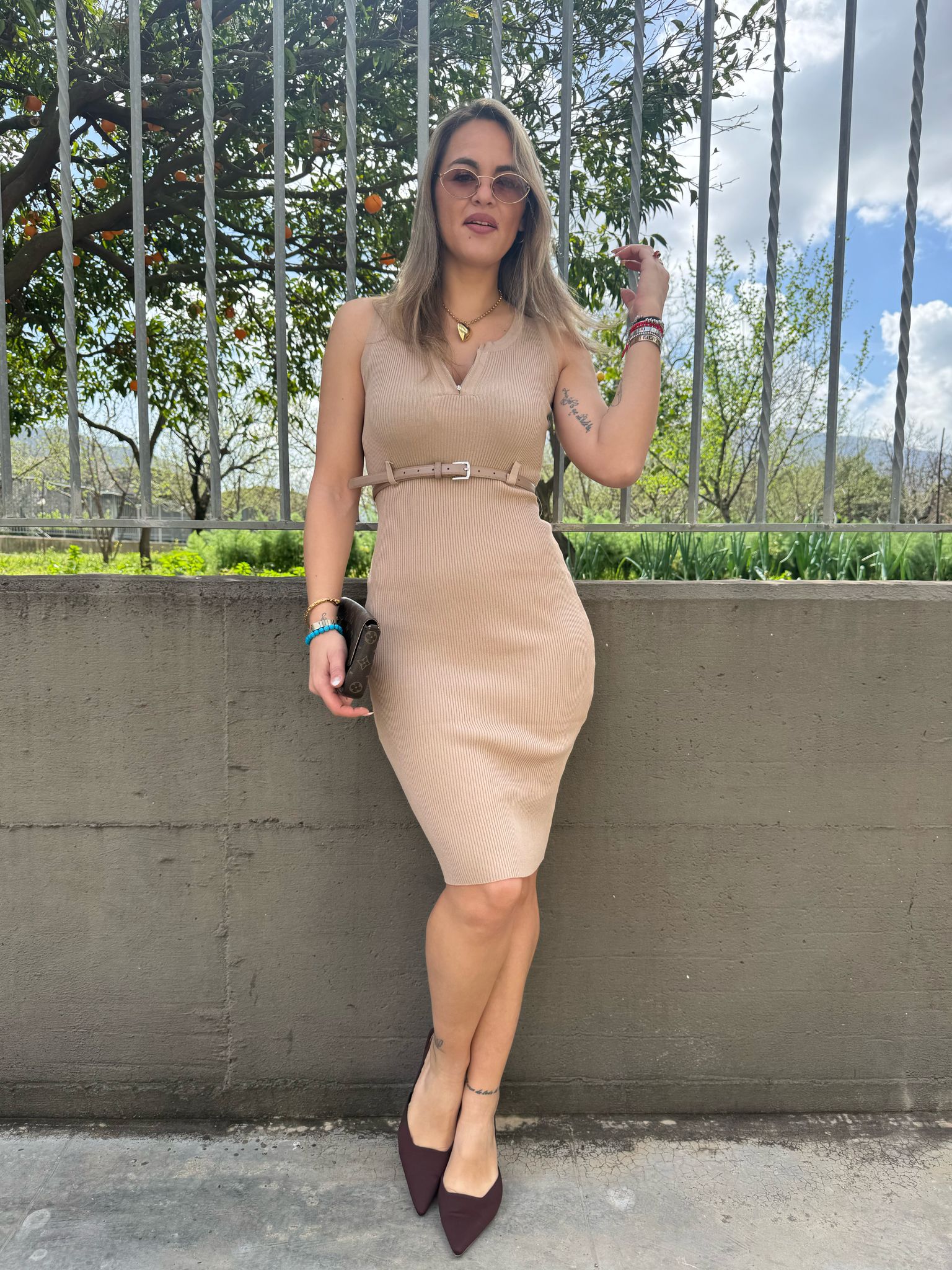 Vestito midi a costine con cintura e zip