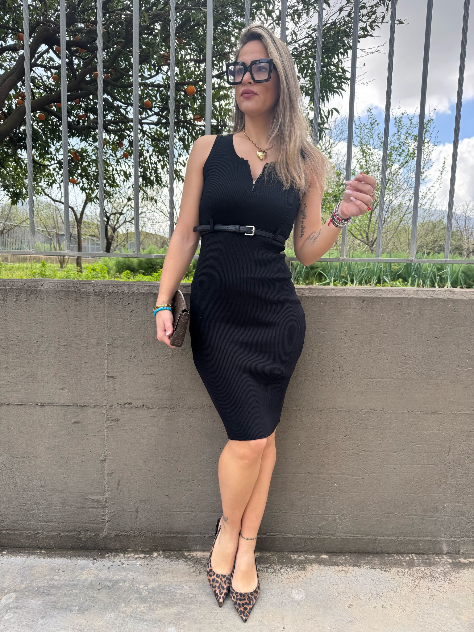 Vestito midi a costine con cintura e zip