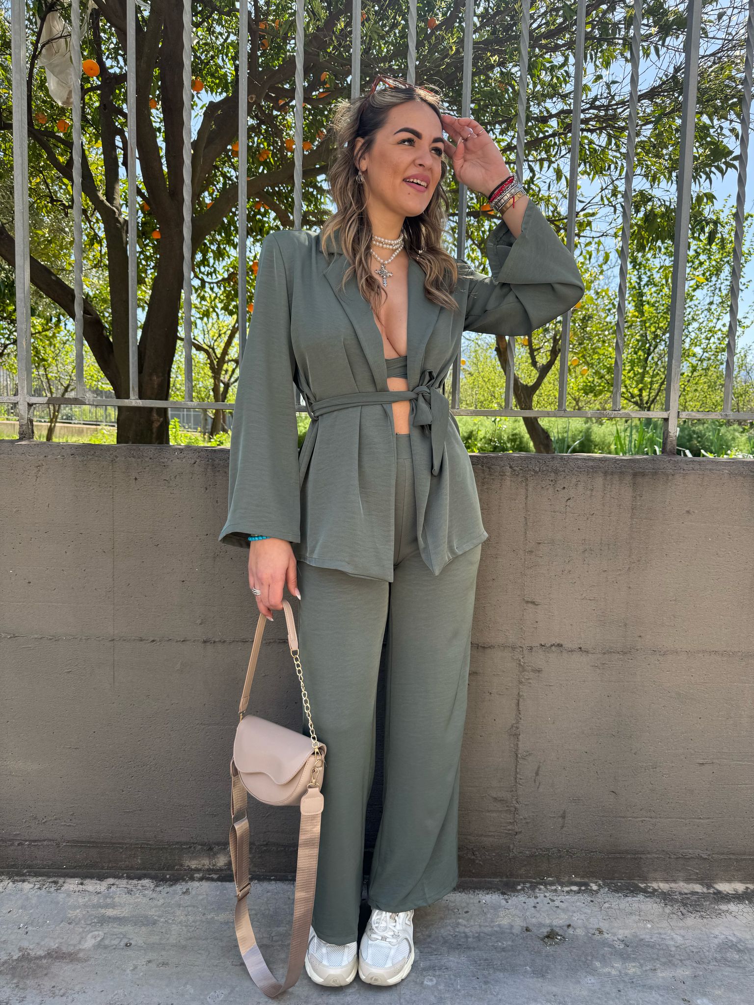 Coordinato 3 pezzi con top e giacca con cintura