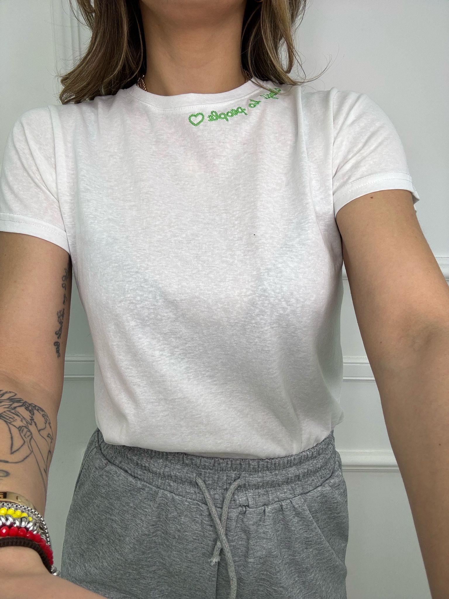 T-shirt tinta unita " Allergic to people"