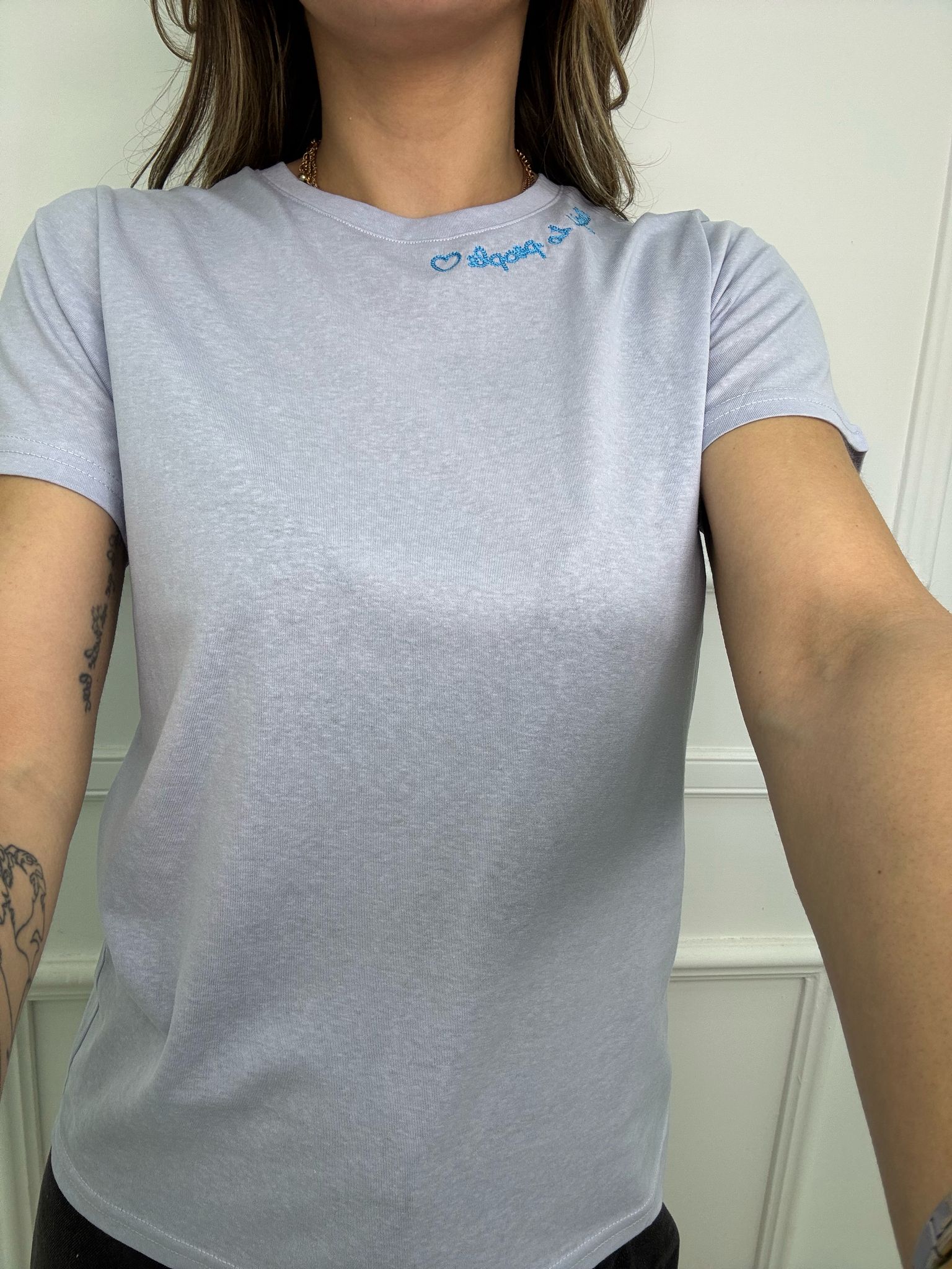 T-shirt tinta unita " Allergic to people"