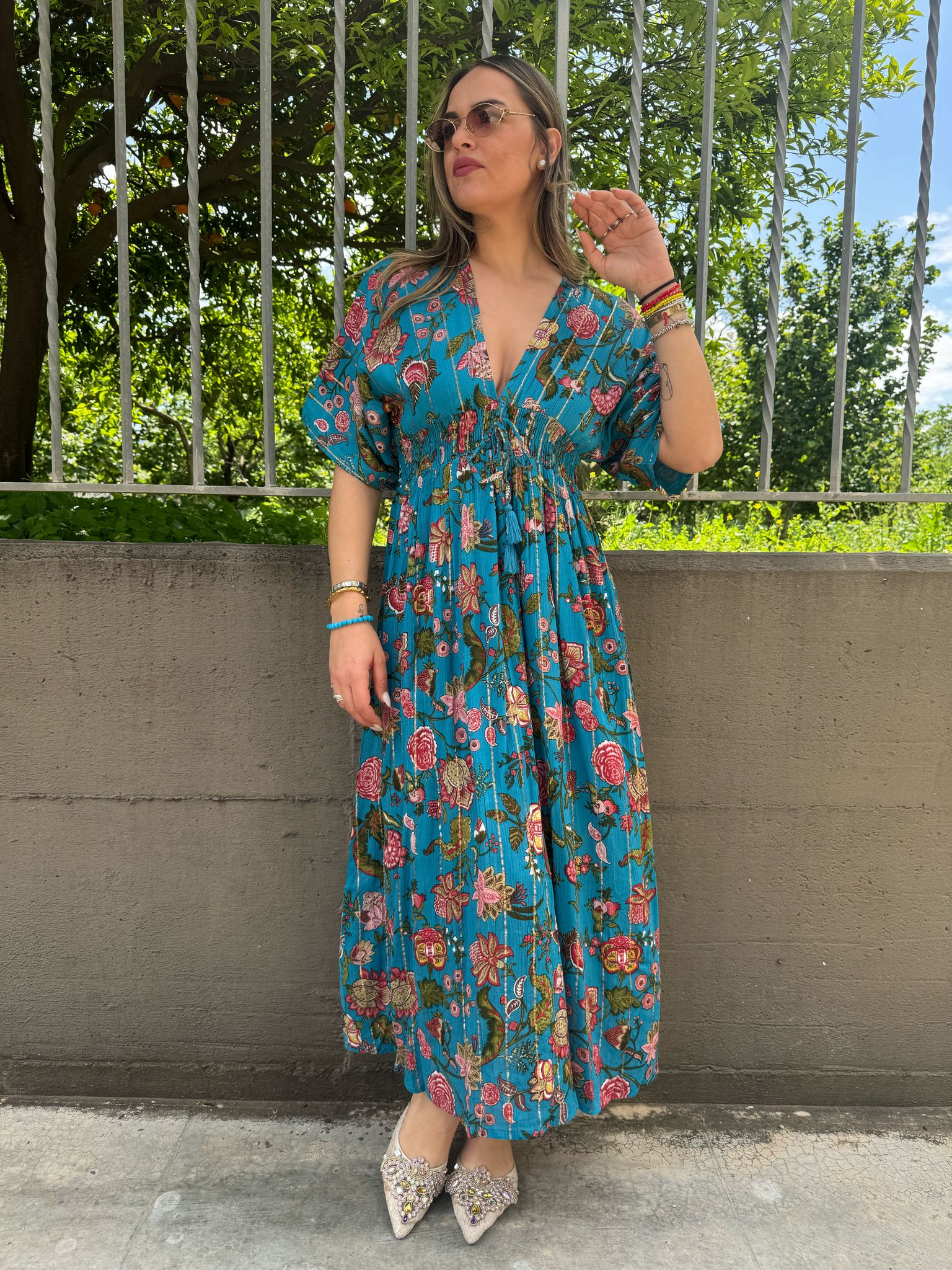 Vestito lungo indiano con inserti oro