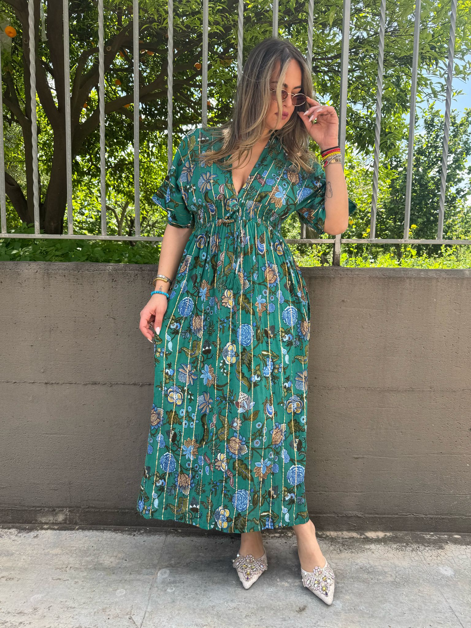 Vestito lungo indiano con inserti oro