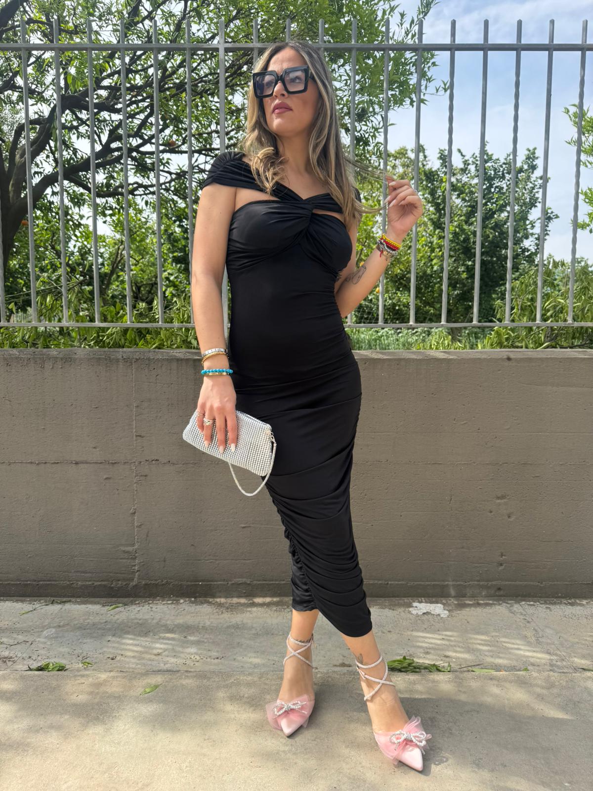 Vestito in lycra con drappeggio e scollo incrocio