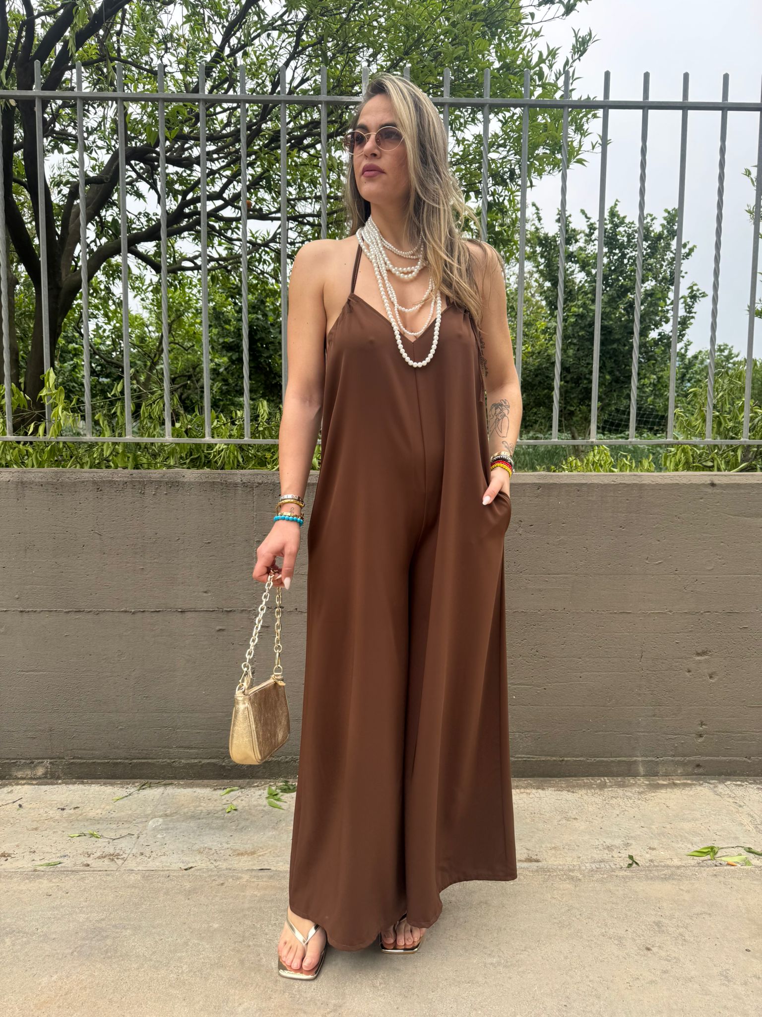 Tuta intera morbida con schiena scoperta