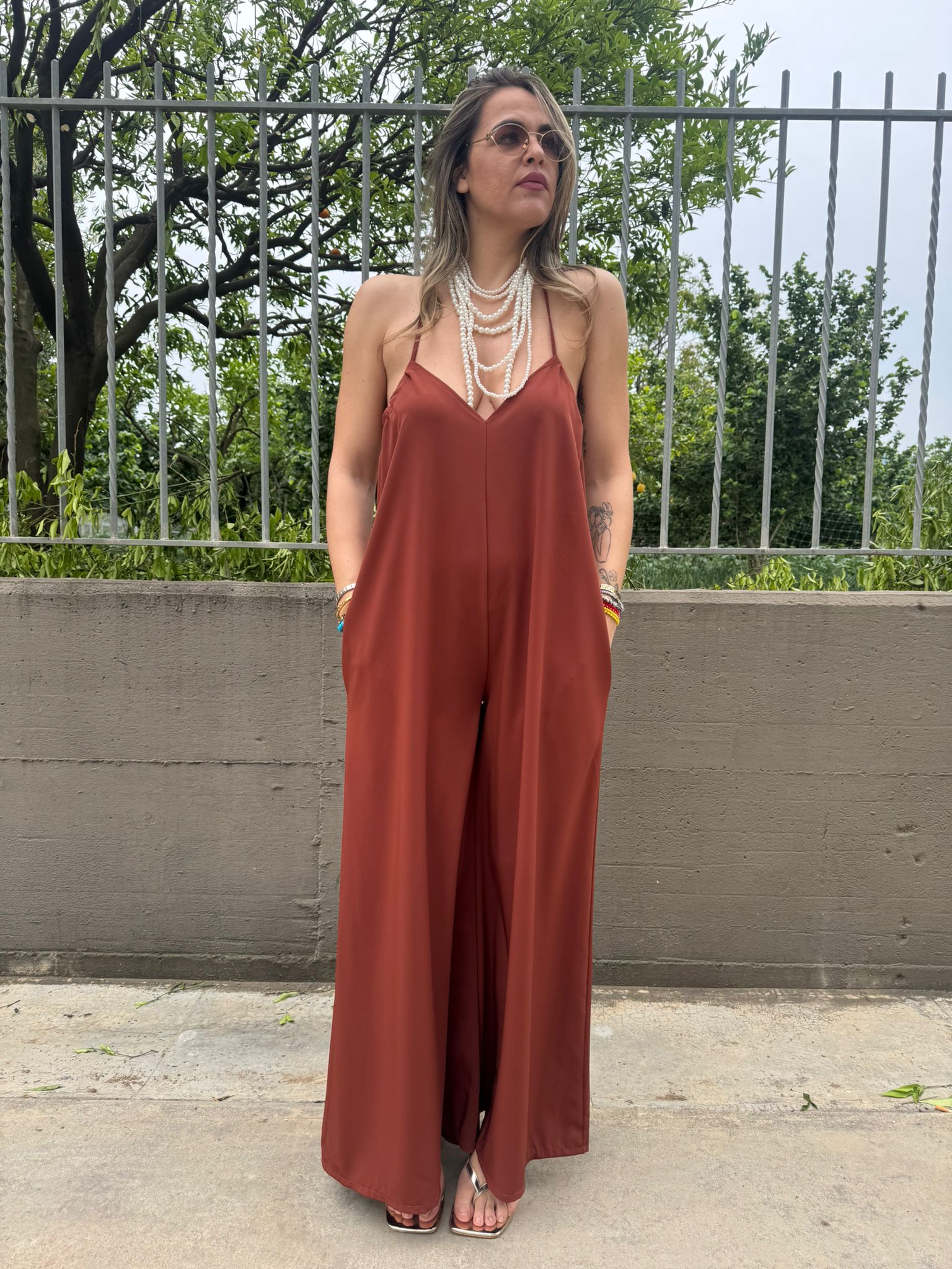 Tuta intera morbida con schiena scoperta