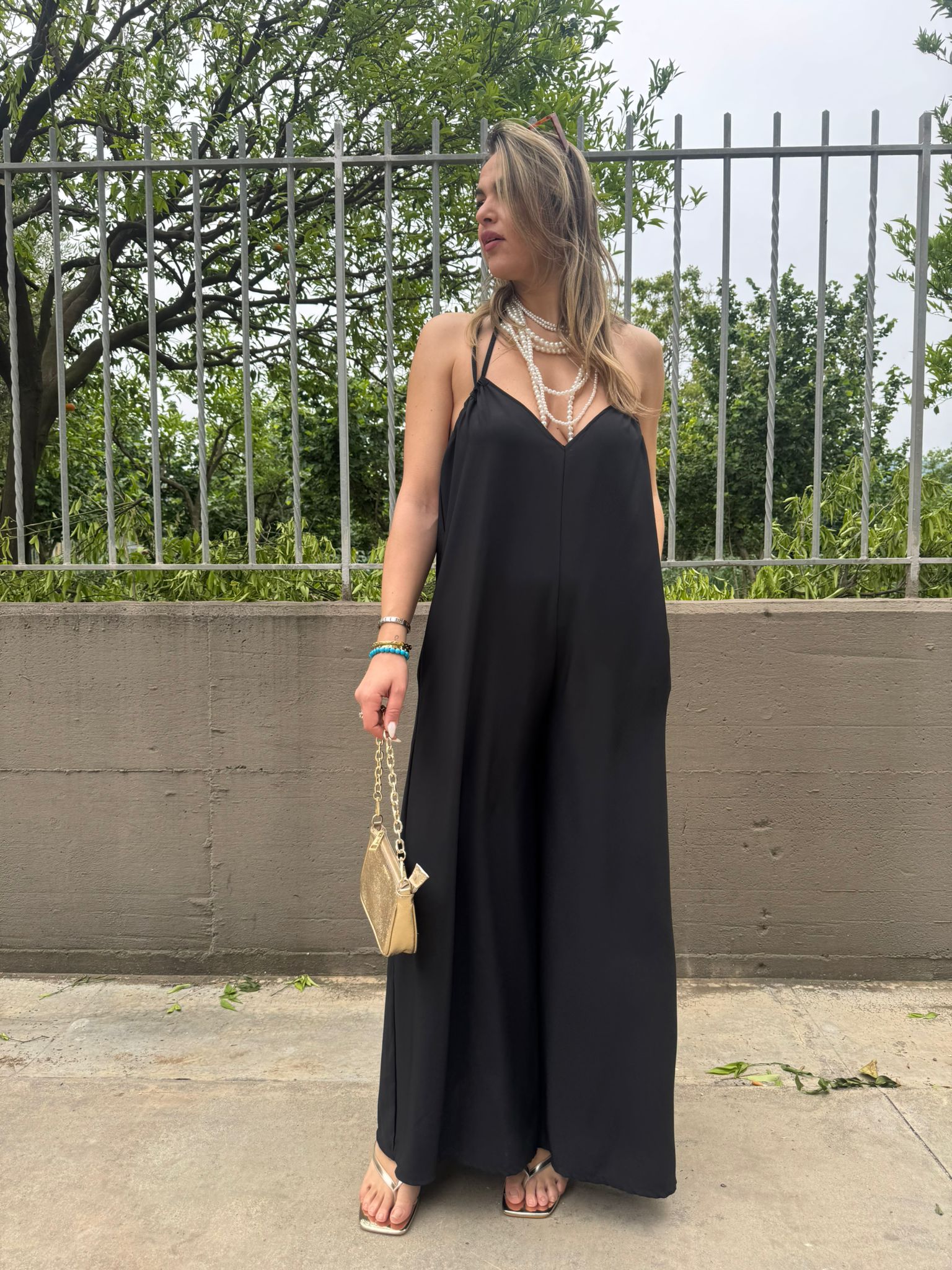 Tuta intera morbida con schiena scoperta