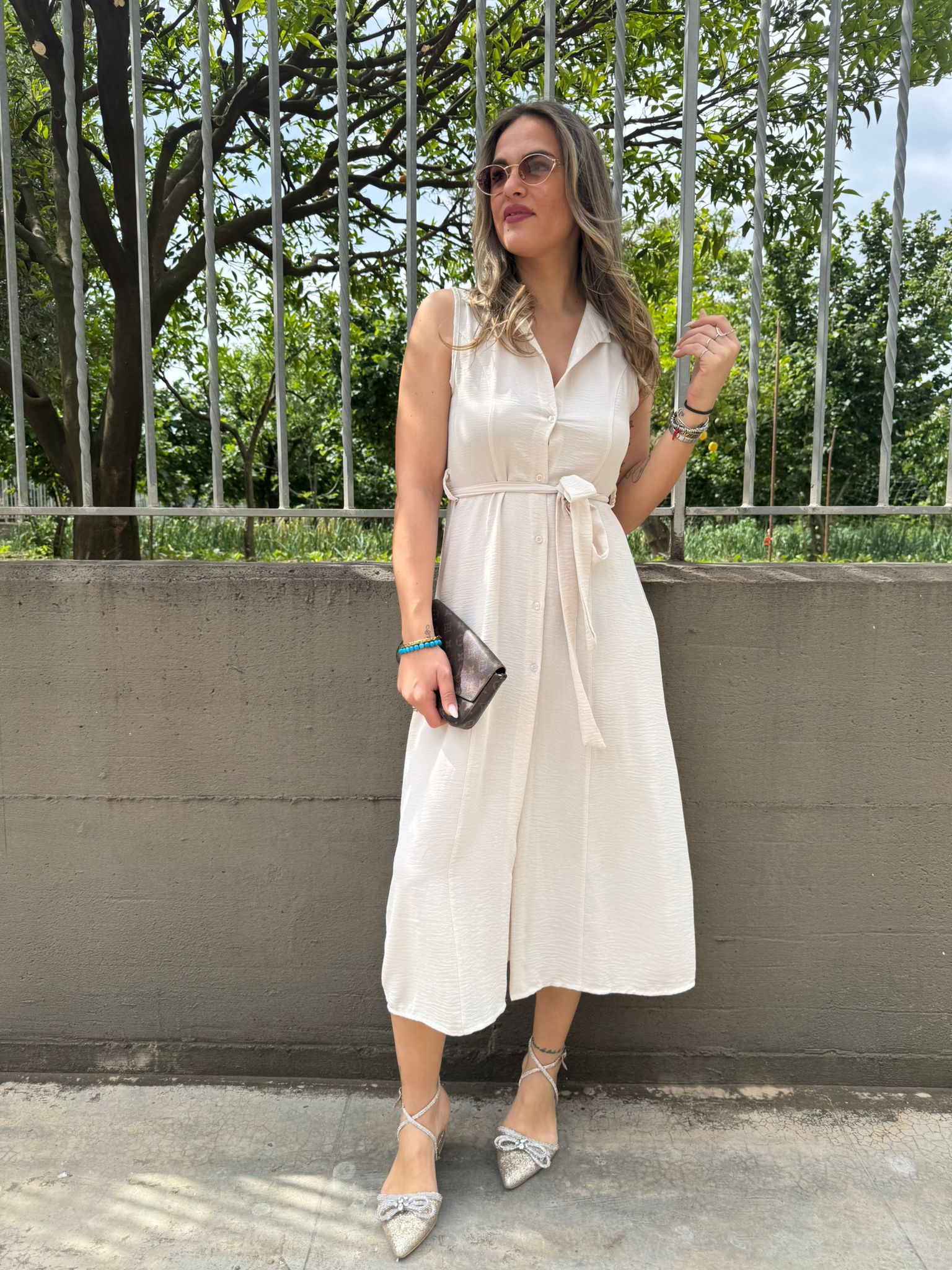 Vestito midi a camicia con schiena scoperta