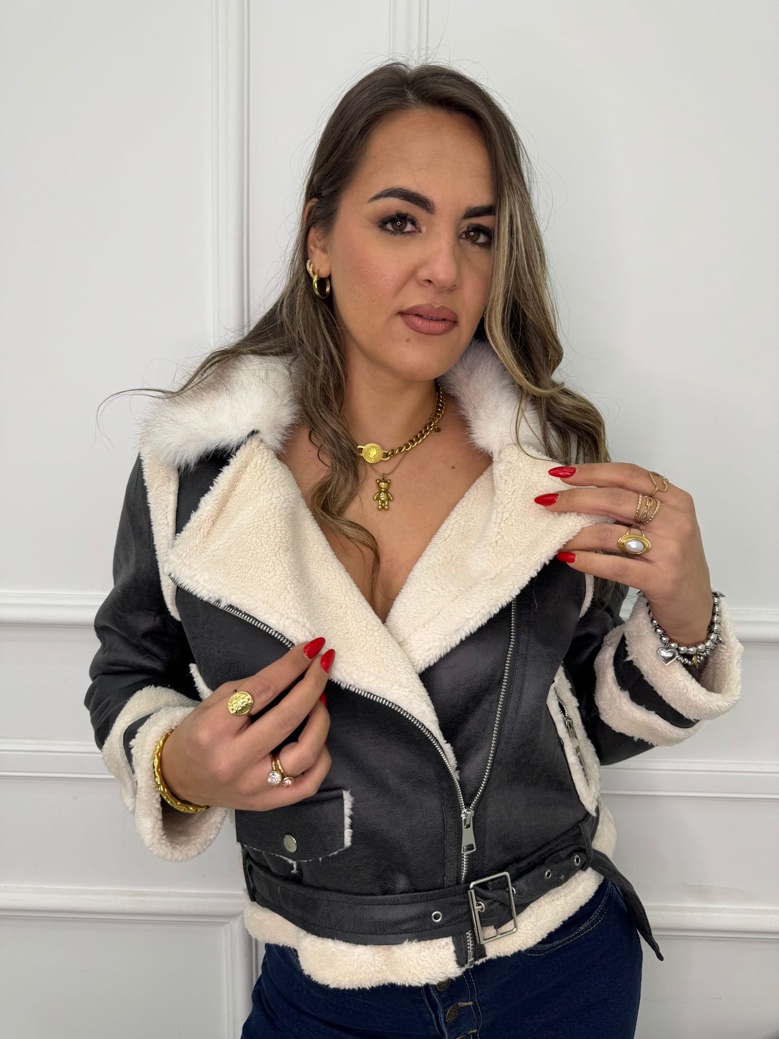 Montoncino con inserti teddy e collo in pelliccia