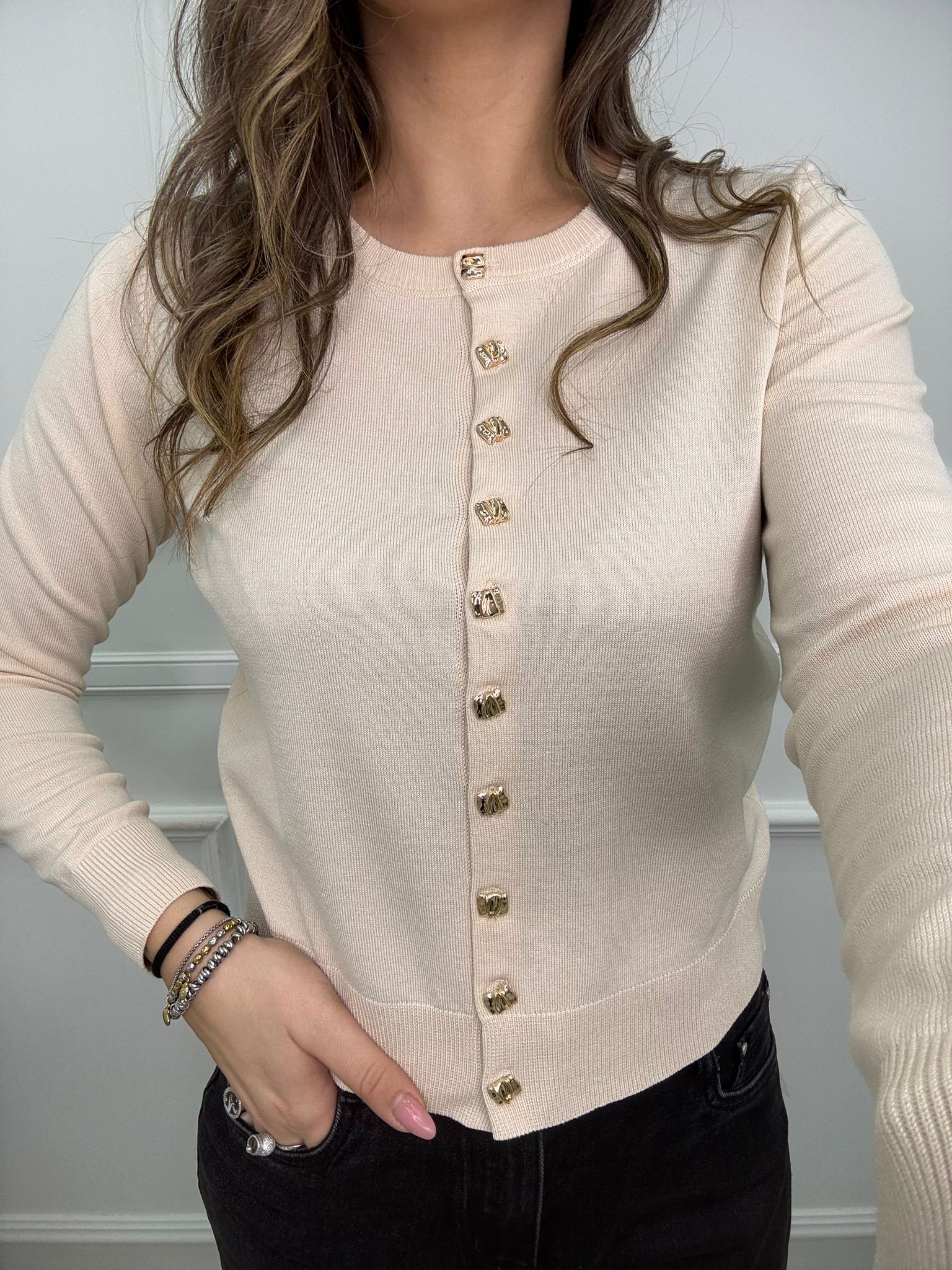 Cardigan giro collo con bottoni oro particolari