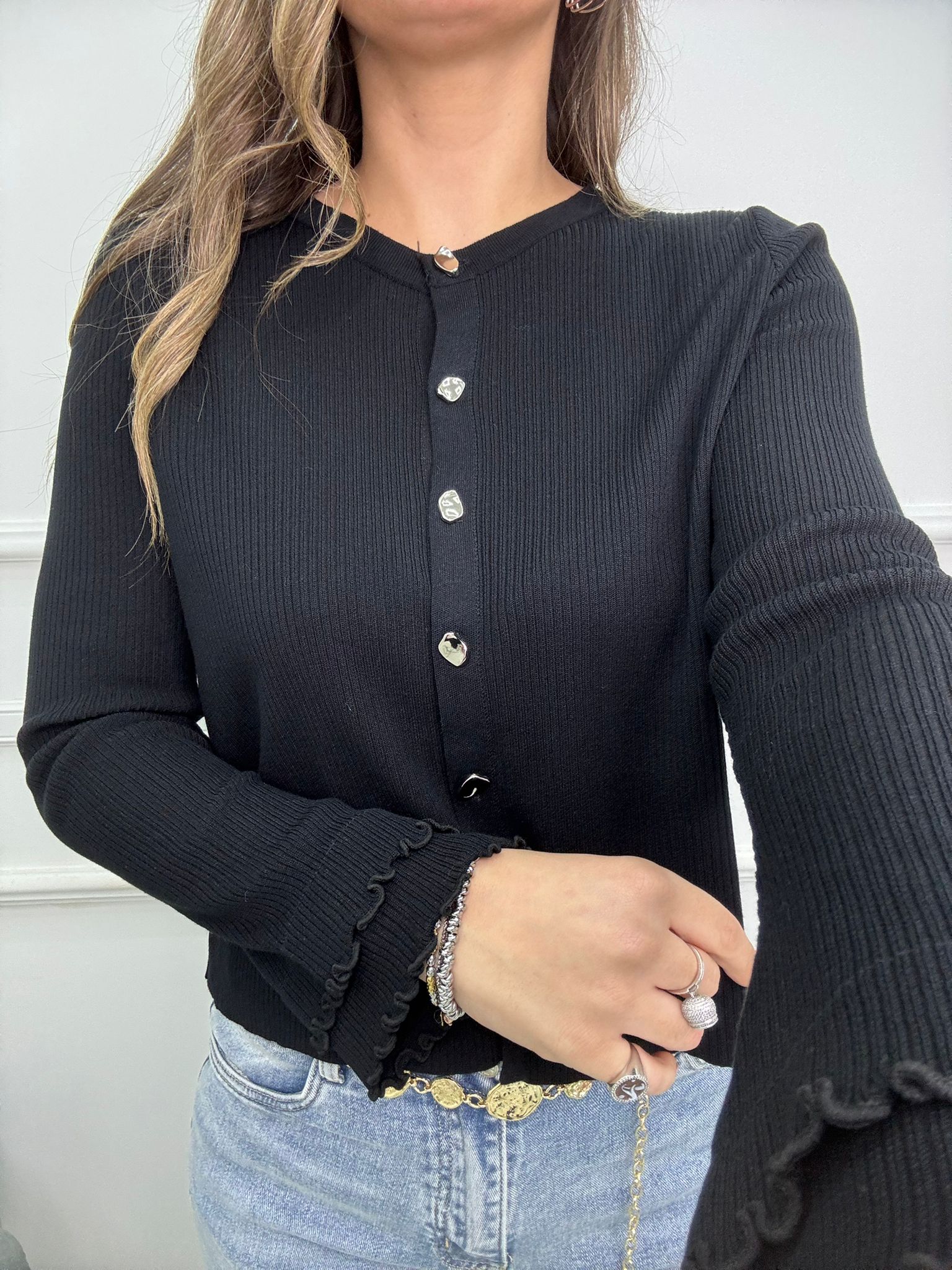 Cardigan taglio dritto con polsini particolari