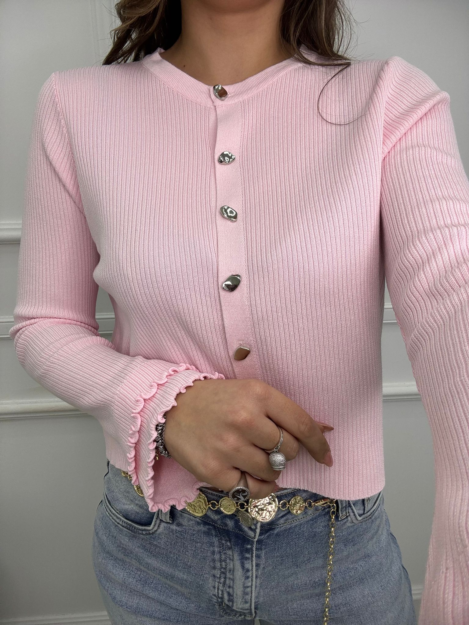 Cardigan taglio dritto con polsini particolari