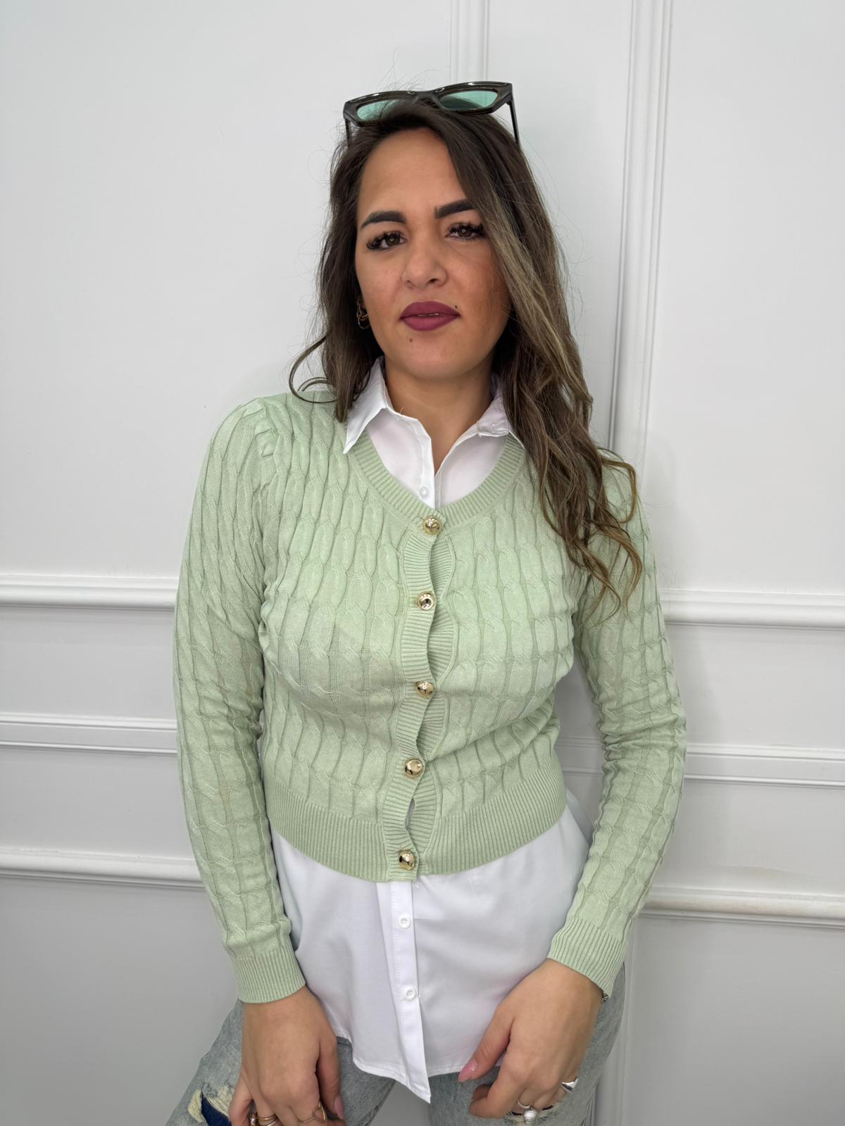 Cardigan trama treccia con bottoni particolari