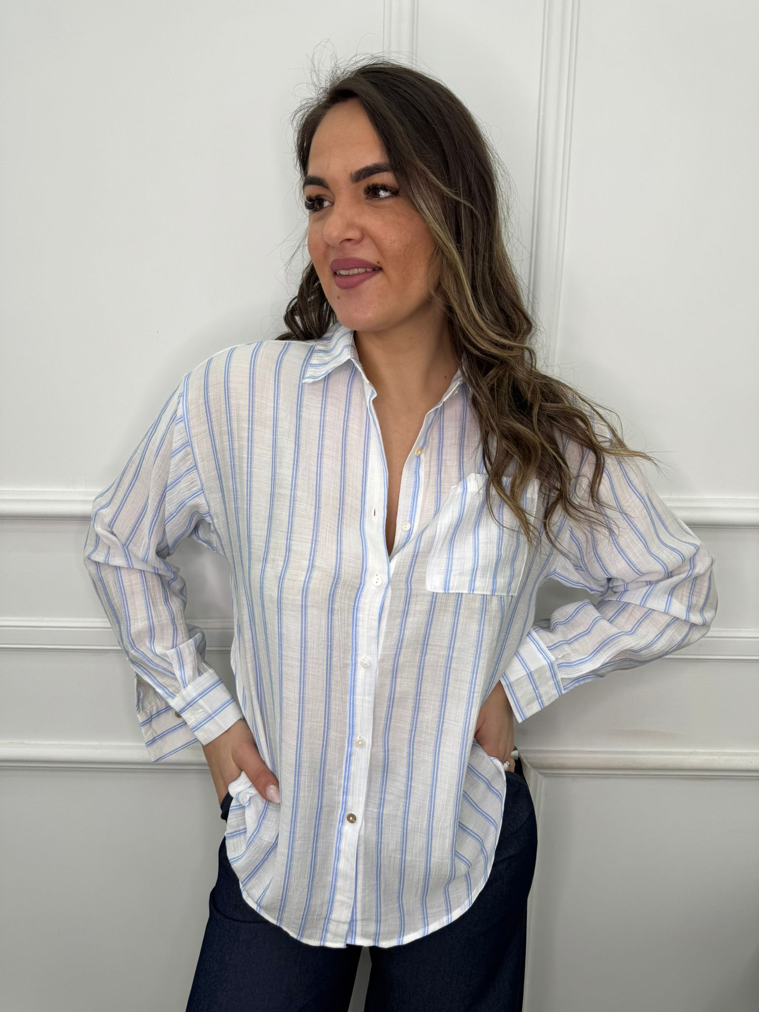 Camicia over a righe con tasca laterale