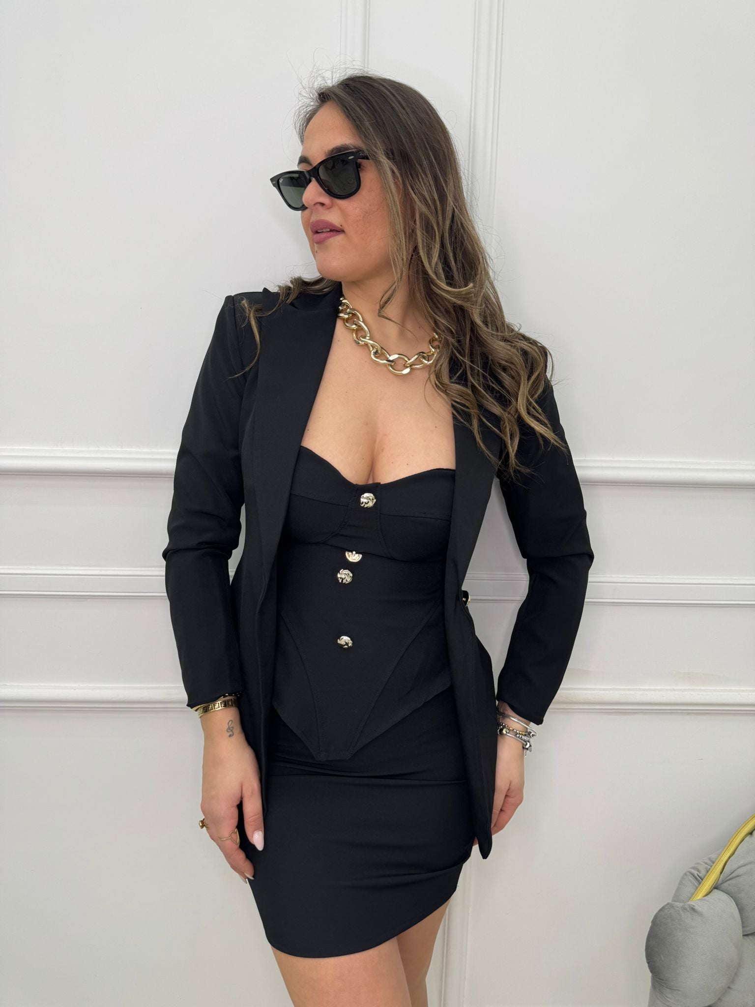 Tailleur 3 pezzi con corpetto e mini gonna