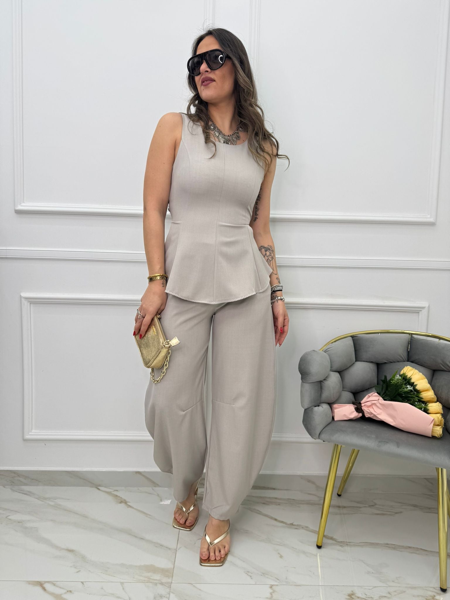 Coordinato 2 pezzi con pantalone balloon e top con laccetti