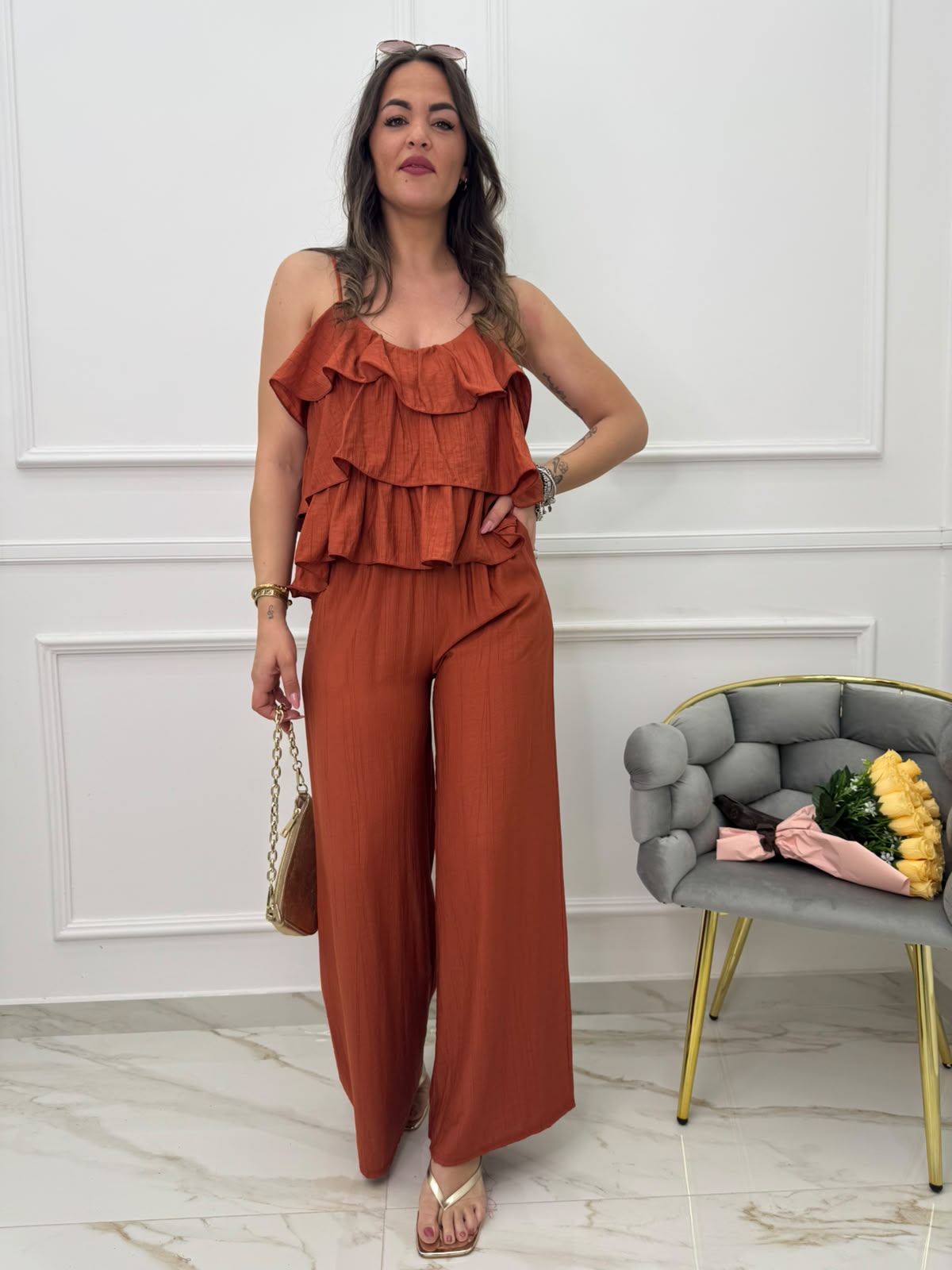 Coordinato 2 pezzi con pantalone palazzo e top con balze