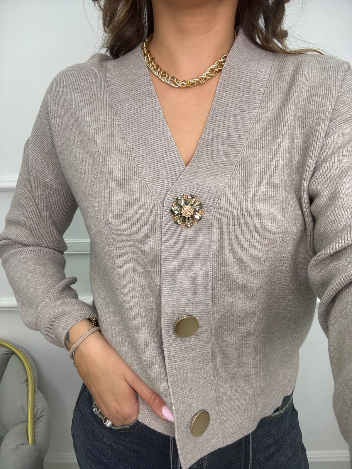 Cardigan in lana modello over con bottone gioiello