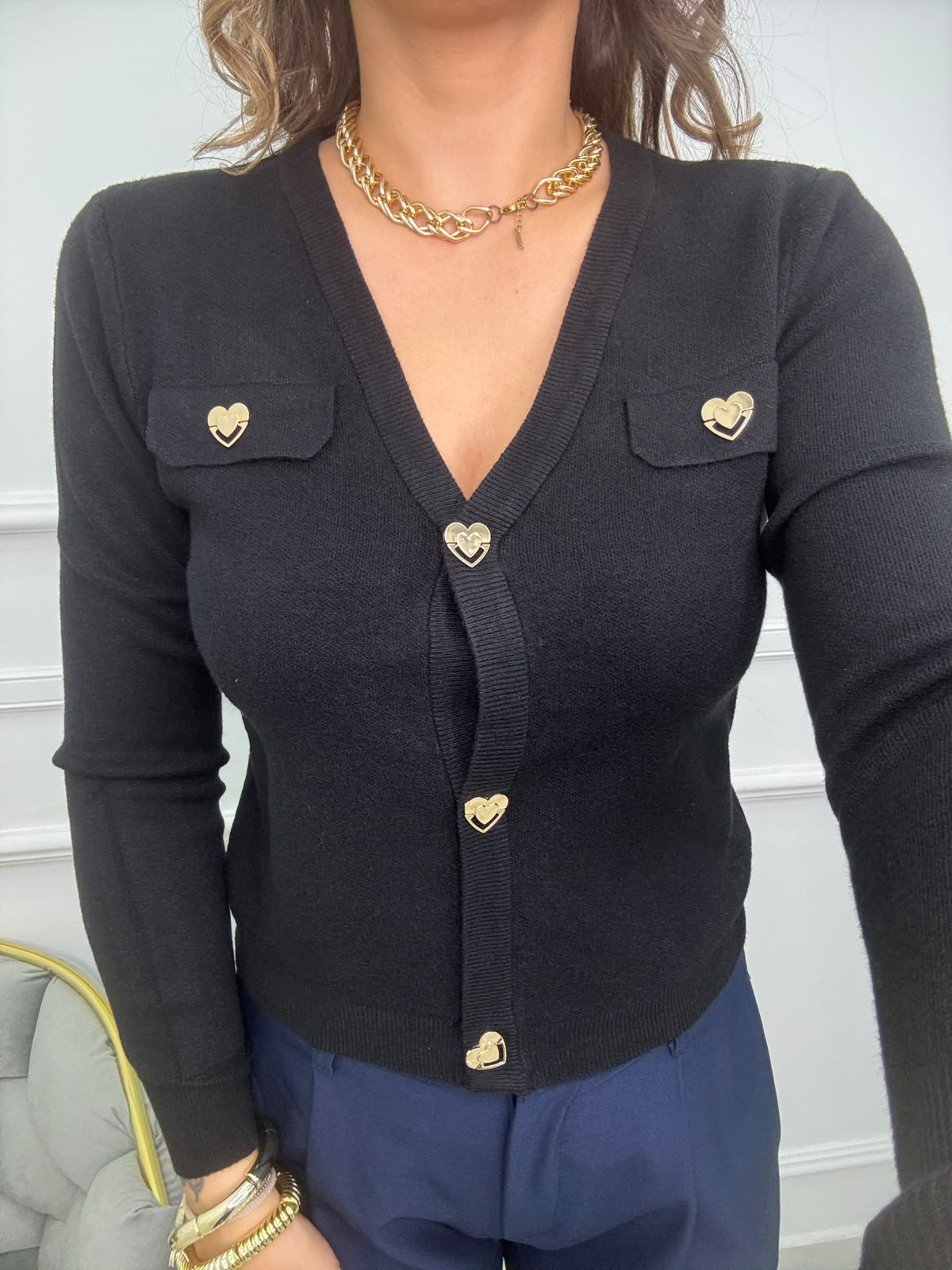 Cardigan tinta unita con bottoni a cuore