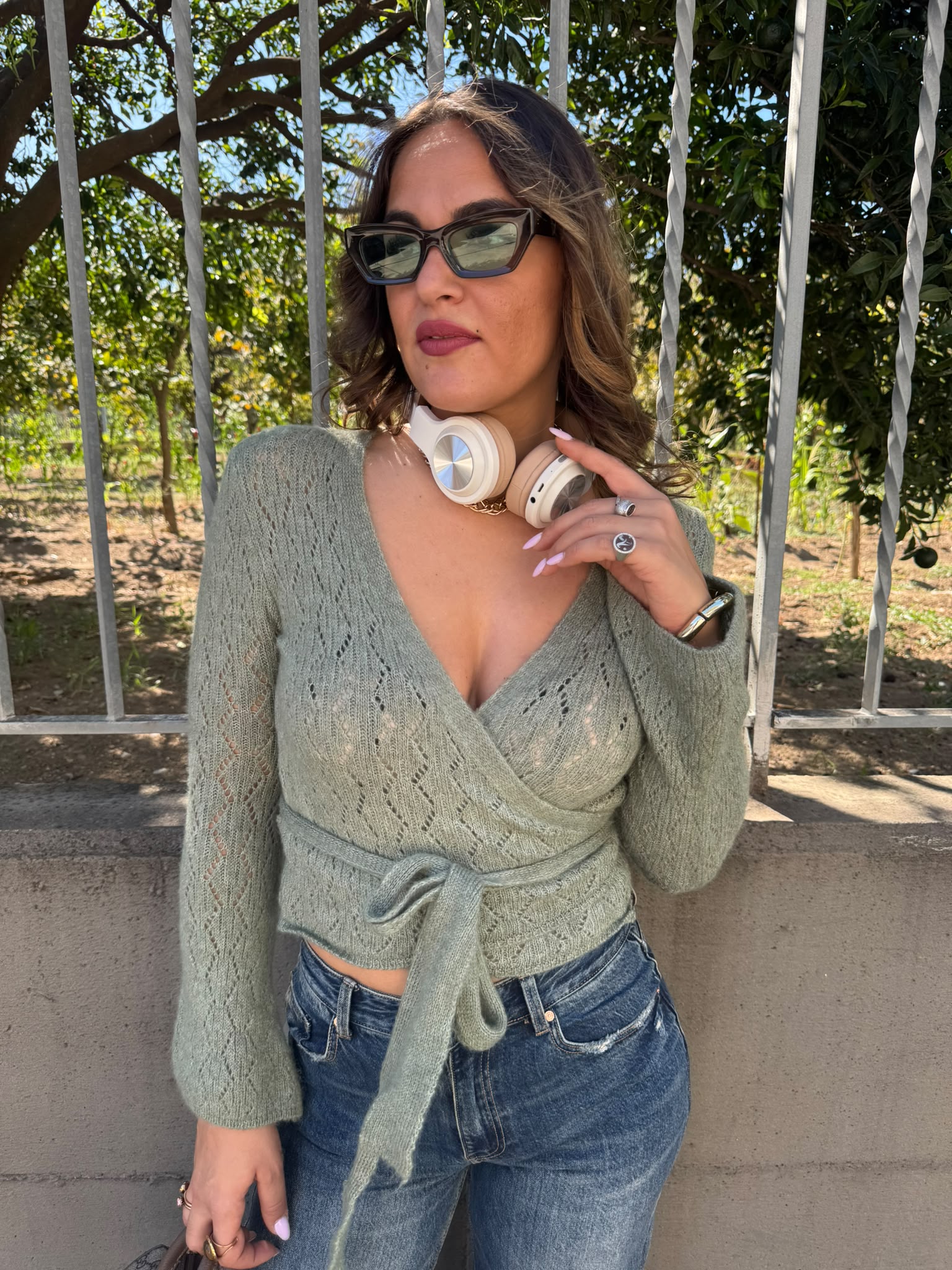 Cardigan in lana incrociato trama particolare