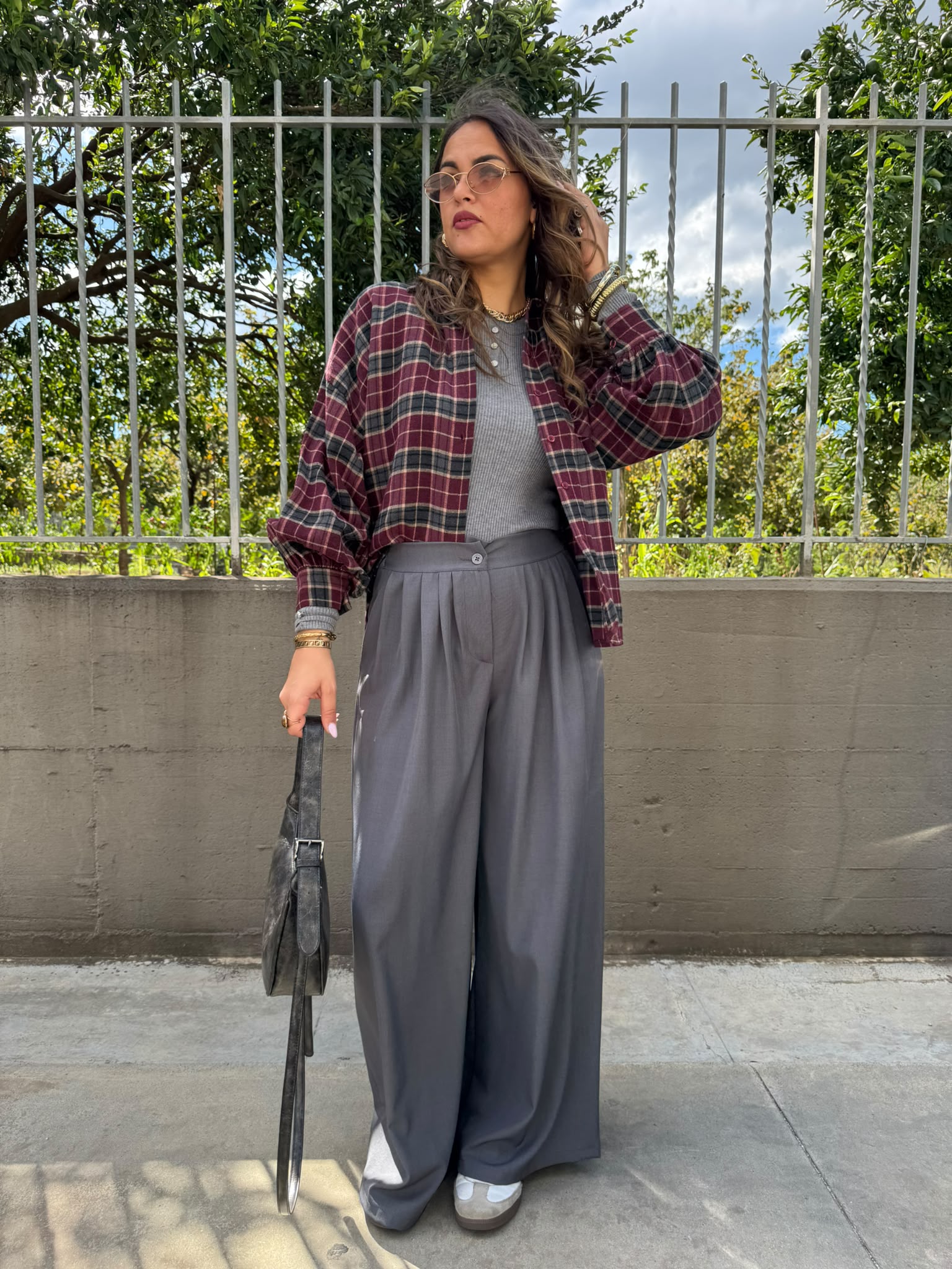 Pantalone palazzo vita alta con pinces