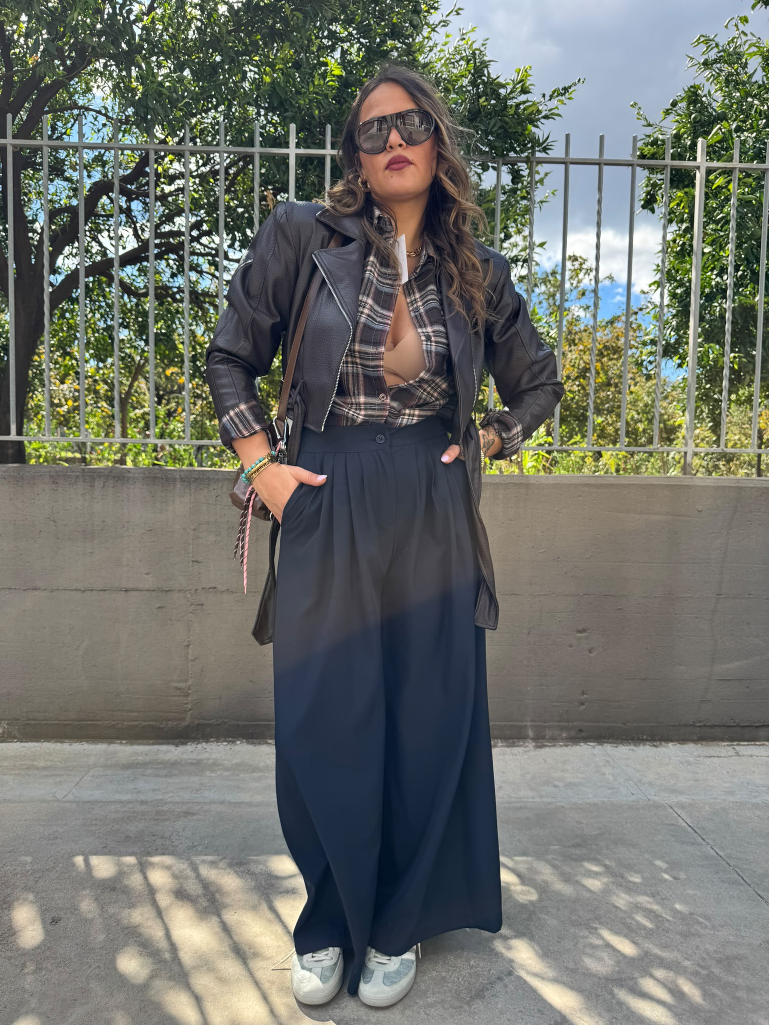 Pantalone palazzo vita alta con pinces