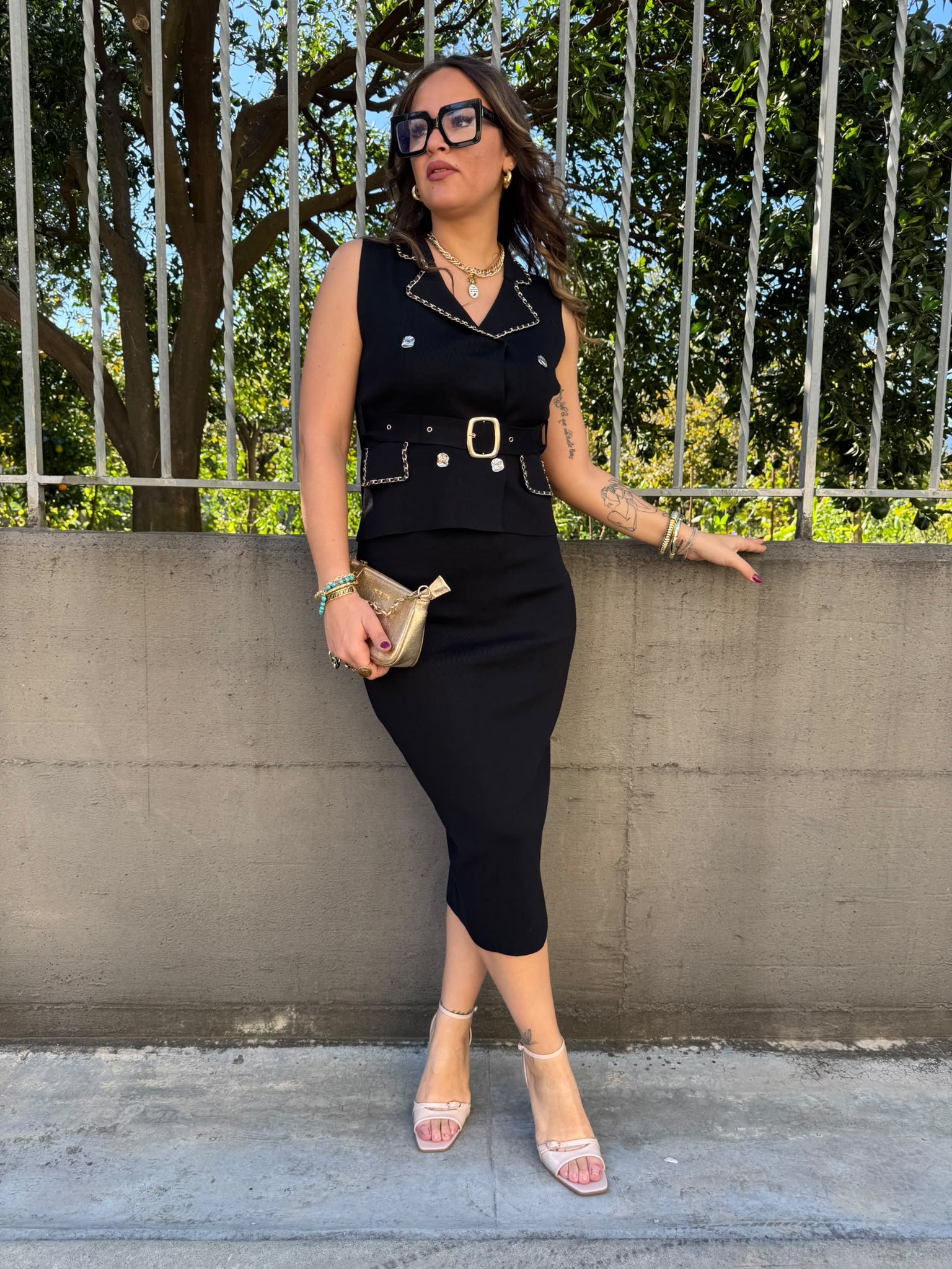 Coordinato 2 pezzi con gonna midi e gilet con cintura