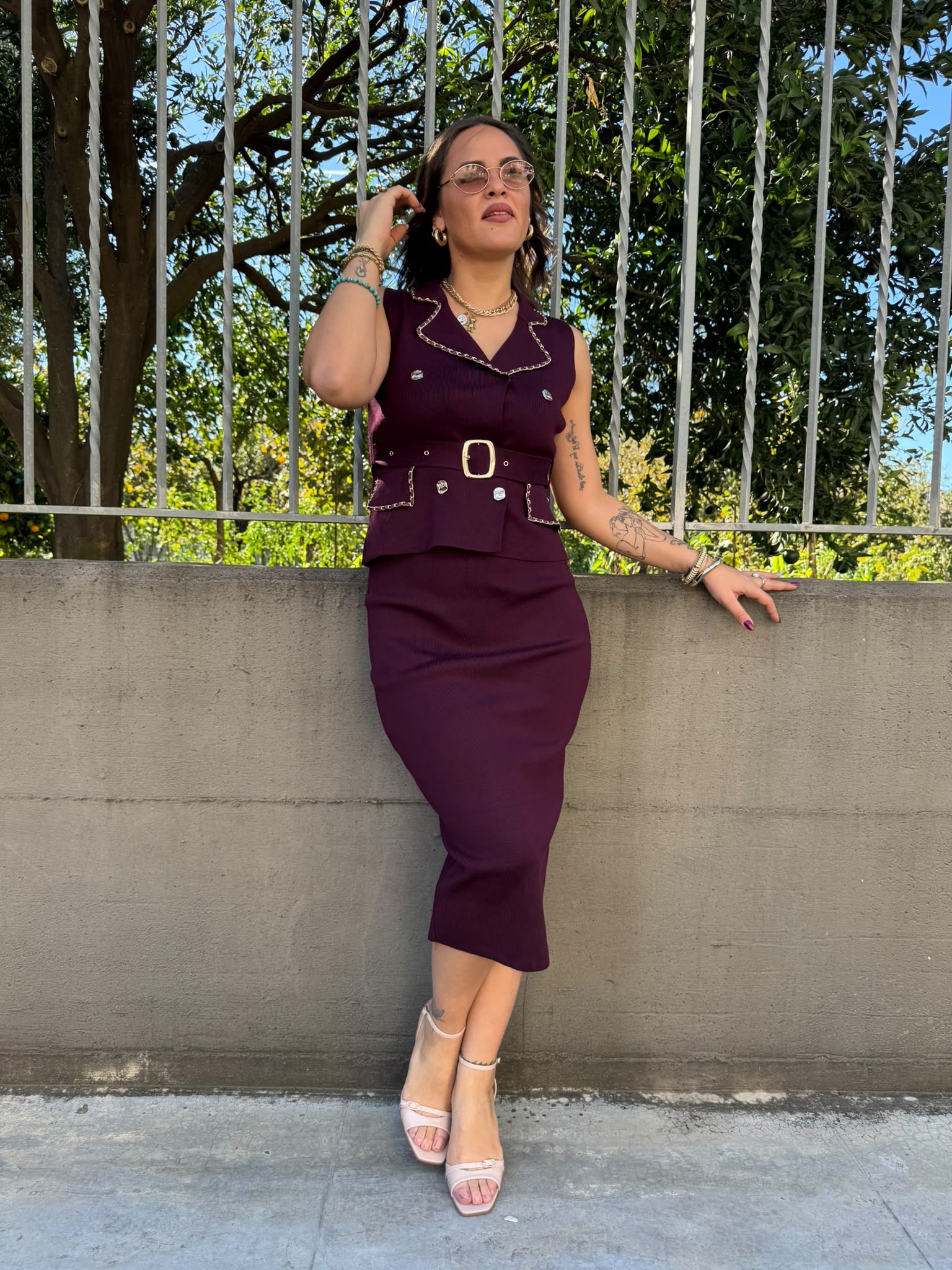 Coordinato 2 pezzi con gonna midi e gilet con cintura