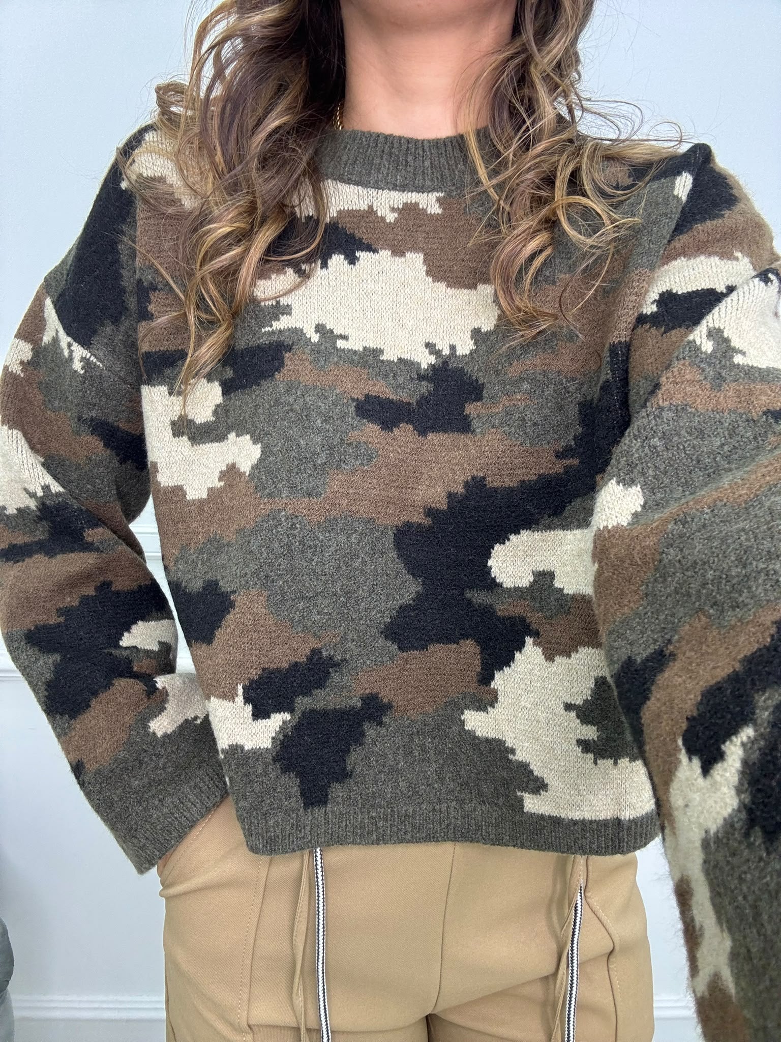 Maglione giro collo fantasia militare