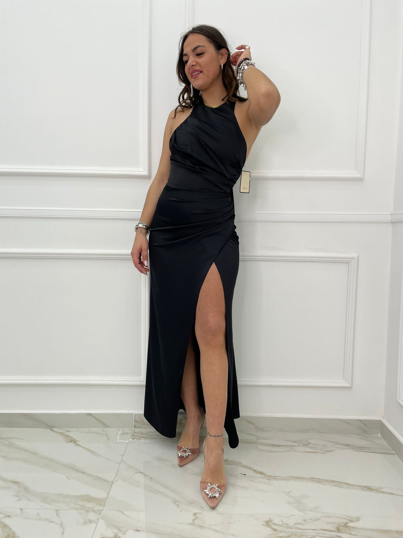 Vestito effetto seta con scollo all' americana