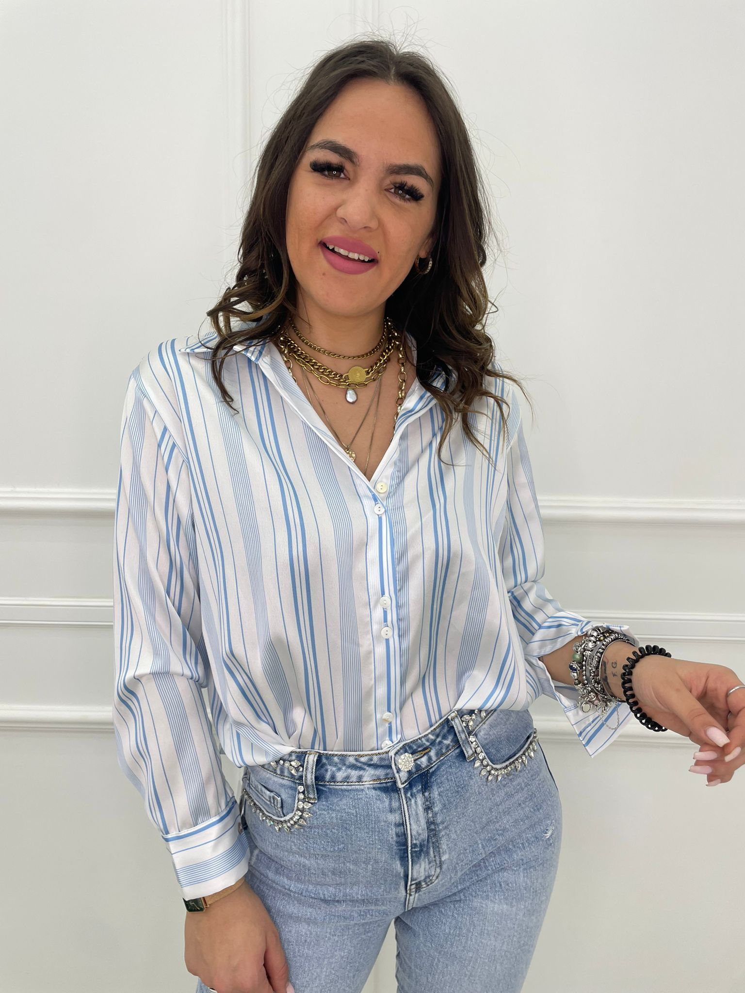 Camicia in simil seta a righe